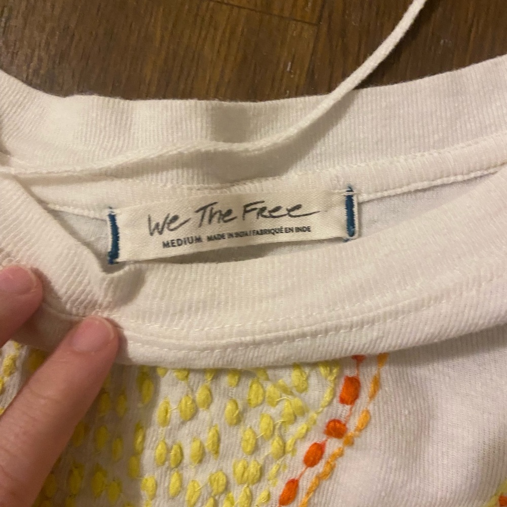 Free people graphic tee size Medium - Picture 2 of 3